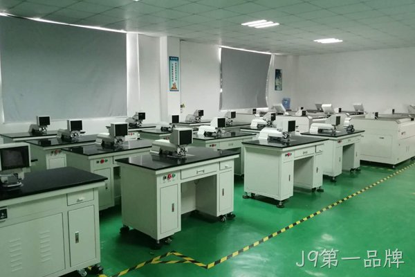 珠海专业薄膜开关打孔机价格
